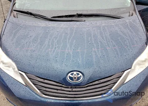 2011 Toyota Sienna Le z USA, uszkodzony, nr VIN 5TDKK3DC5BS121812